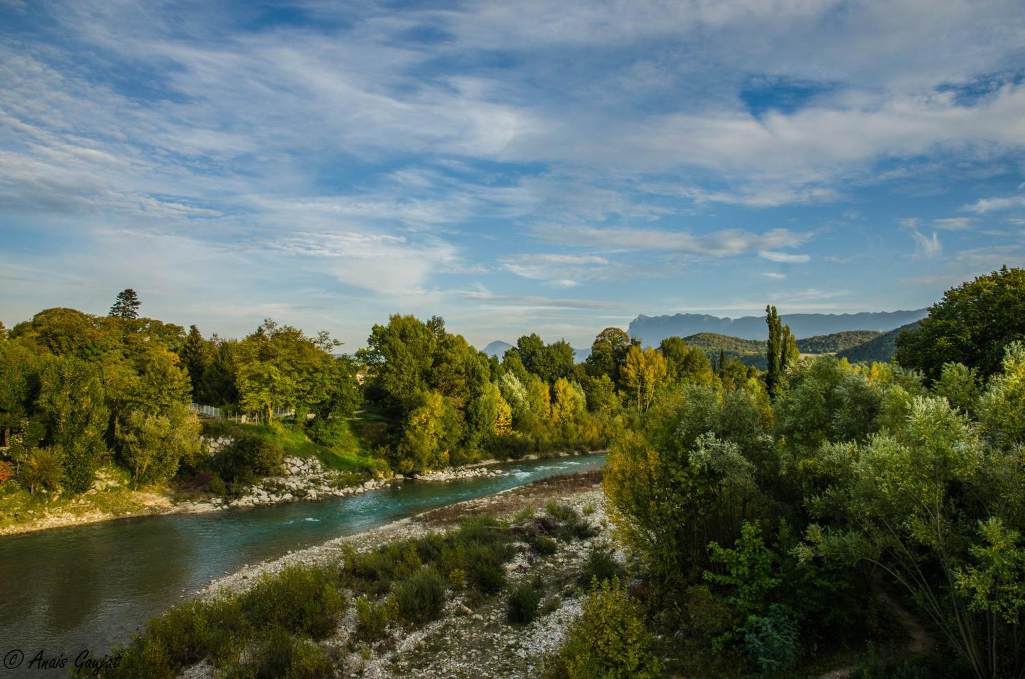 Отель Chez Anais Et Marc Aouste-sur-Sye Экстерьер фото